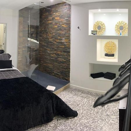 Modern Room With Indoor Shower Near The River - Quarto Moderno Com Duche Interior Proximo Da Ribeira Vila Nova de Gaia Bagian luar foto