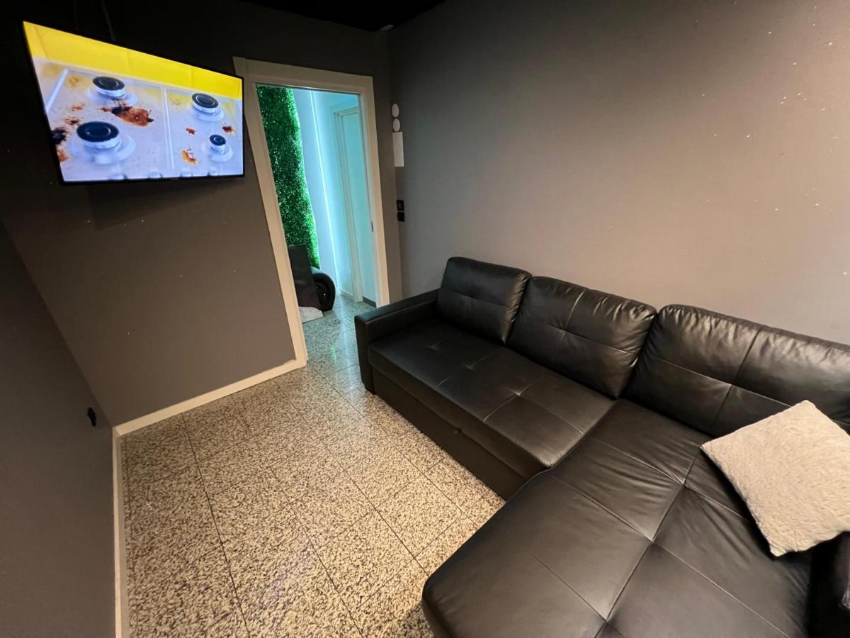 Modern Room With Indoor Shower Near The River - Quarto Moderno Com Duche Interior Proximo Da Ribeira Vila Nova de Gaia Bagian luar foto