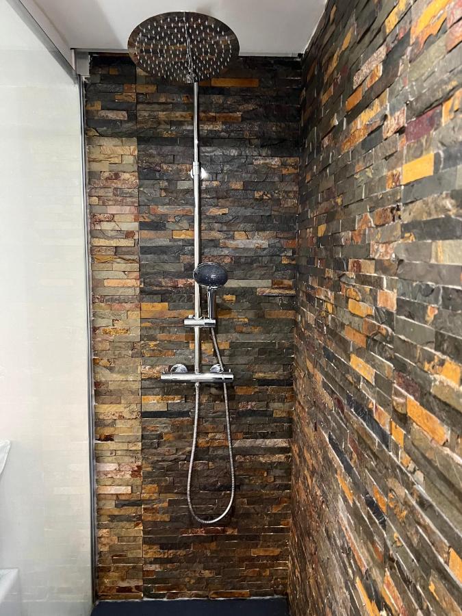 Modern Room With Indoor Shower Near The River - Quarto Moderno Com Duche Interior Proximo Da Ribeira Vila Nova de Gaia Bagian luar foto